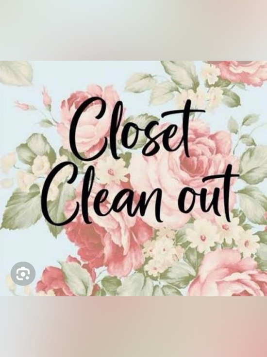 Sweaters - 🌸 Closet Clean Out 🌸
3/$15 
Make a bundle/Name your offer
Lets GO!!!
🩷🩷🩷🩷🩷🩷🩷🩷
